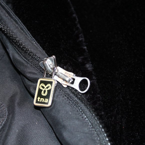 Tna
Avoriaz Parka - Picture 7 of 11